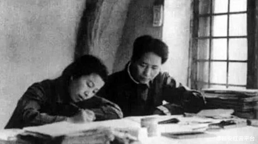 延安红云平台--珍贵革命老照片：少见的毛泽东与江青合影（八）