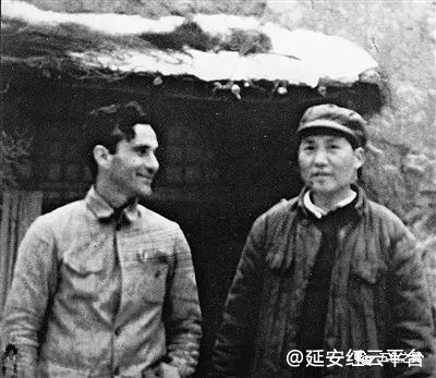 1936年，毛泽东与斯诺在延安.jpeg